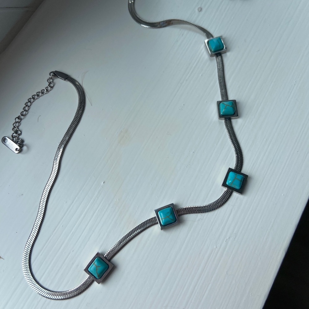 Elegant Silver and Turquoise Necklace